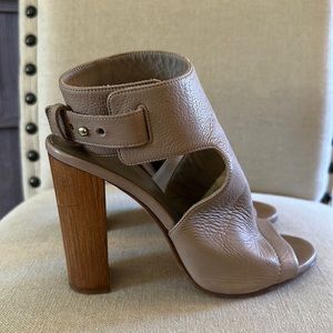 Vince. Women’s Leather Shootie Open Toe Heels Taupe Tan Size 7